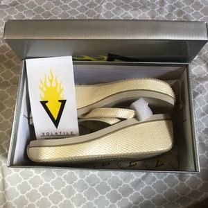 💛VOLATILE SANDALS!!💛